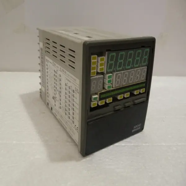 Digital Indicating Controller, SDC40, Yamatake, Made in Japan